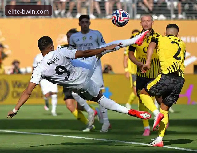 BWIN必赢注册教程 3个关键视角,解读皇马欧冠大胜背后的战术密码